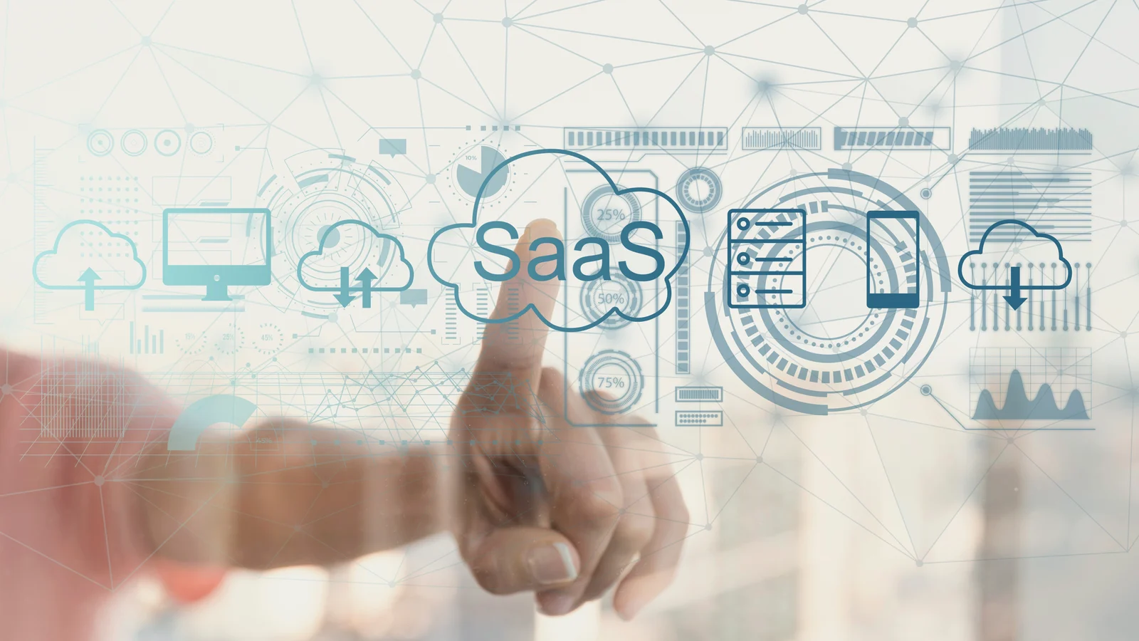 Mão interagindo com uma interface digital de SaaS, nuvem, servidores e dispositivos conectados