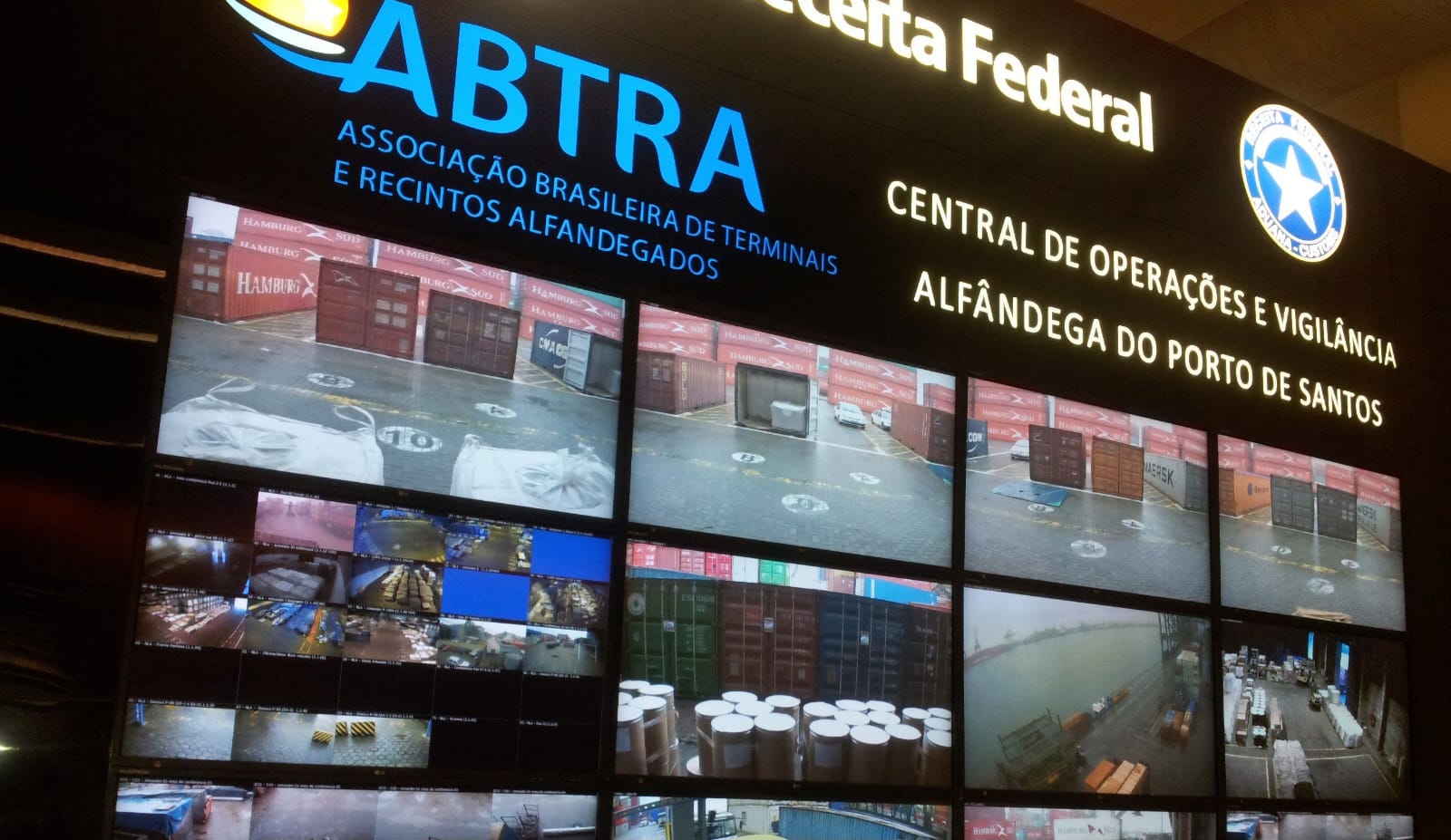Videowall da Central de Operações e Vigilância Alfandegada do Porto de Santos
